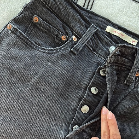 Levi's Ribcage Boot Jeans - Picture 3 of 10